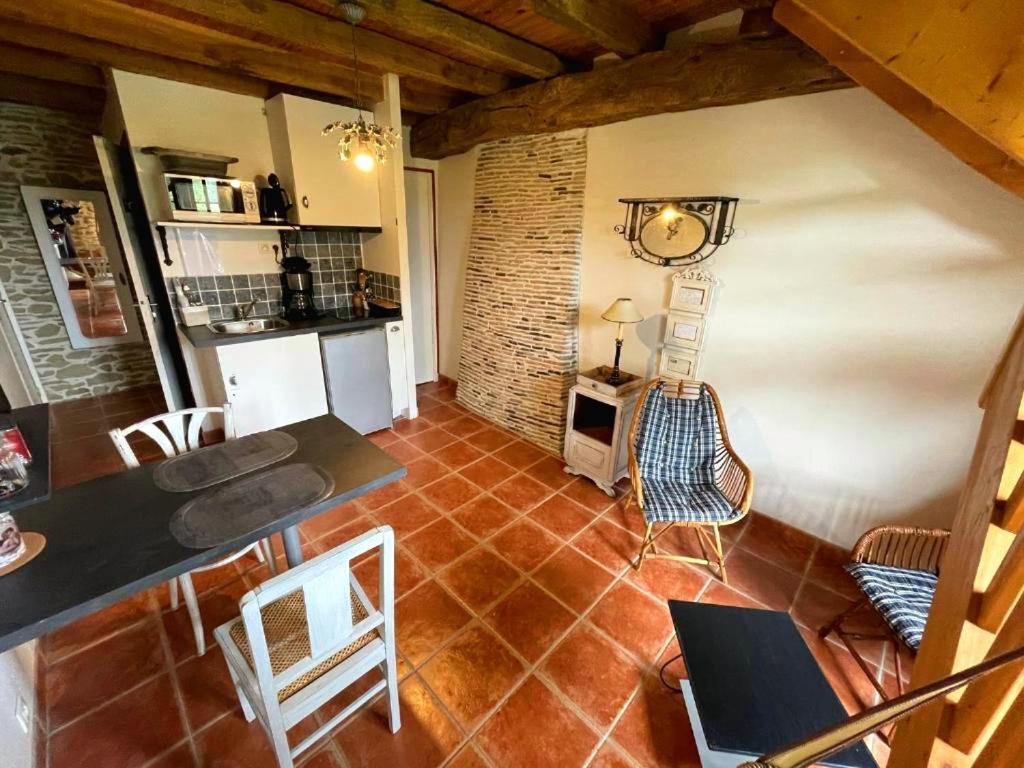 Appart' D'Hotes , Ch Et Gite Au Manoir De La Haute Pilais Chantepie Bagian luar foto